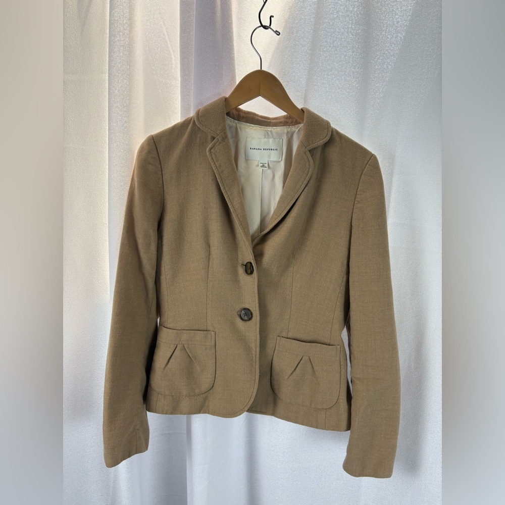 Banana Republic Wool Double Button Tan Camel Blazer Pleated Pockets 10 GUC